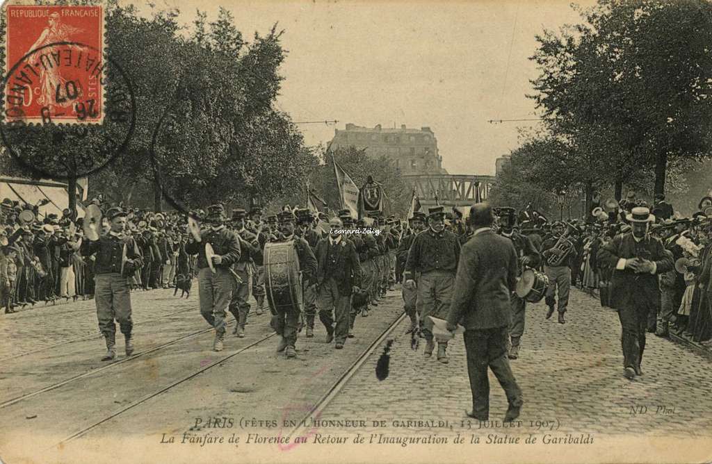 ND - PARIS - Avenue Lowendal - Défilé en l'honneur de Garibaldi le 13 Juillet 1907