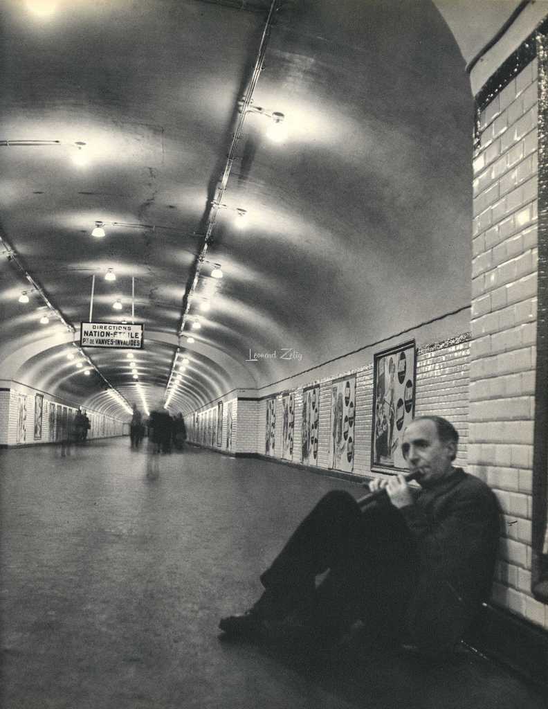 Photo Izis Bidermanas - Métro Montparnasse-Bienvenue