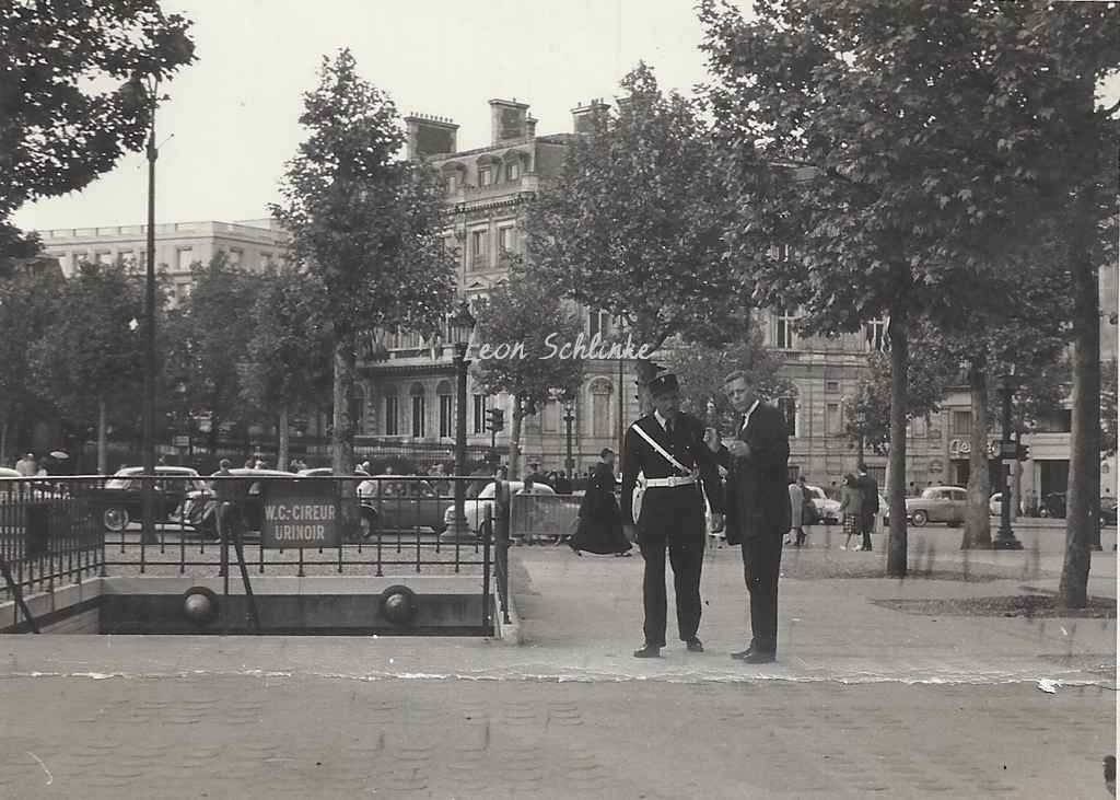 Photo - Sortie entre Av.Marceau et Champs-Elysées