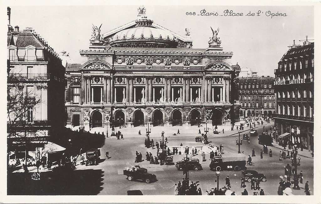AN 668 - Place de l'Opera