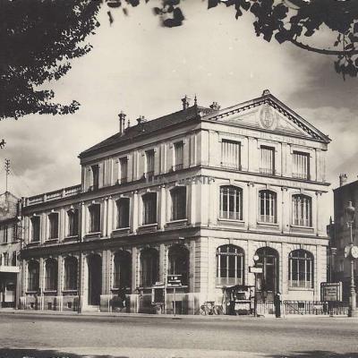 Raymon 262 - Montreuil - L'Hôtel des Postes