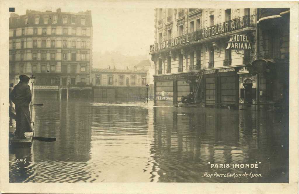 Rue Parrot & Rue de Lyon