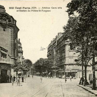 Tout Paris 2023 - Avenue Gambetta et Métro St-Fargeau