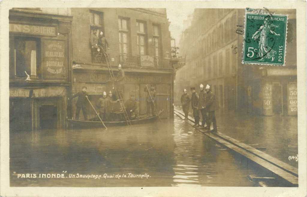 Un sauvetage Quai de la Tournelle