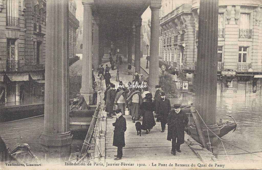 Vandenhove - Inondations 1910 - Le Pont de Bateaux du Quai de Passy