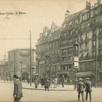 VC 56 - PLace Clichy, le Métro