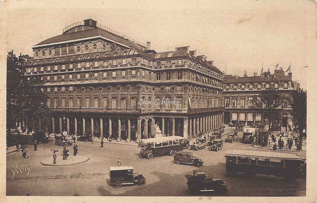 Yvon - 225 - Paris en flanant - Place du Théâtre Français